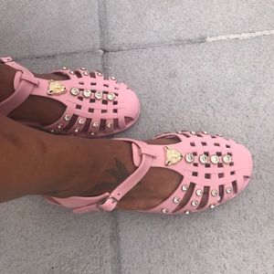 Cape Robbin Catch One